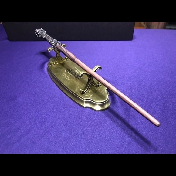 Harry Potter’s Magic Wand - Picture 3 of 3